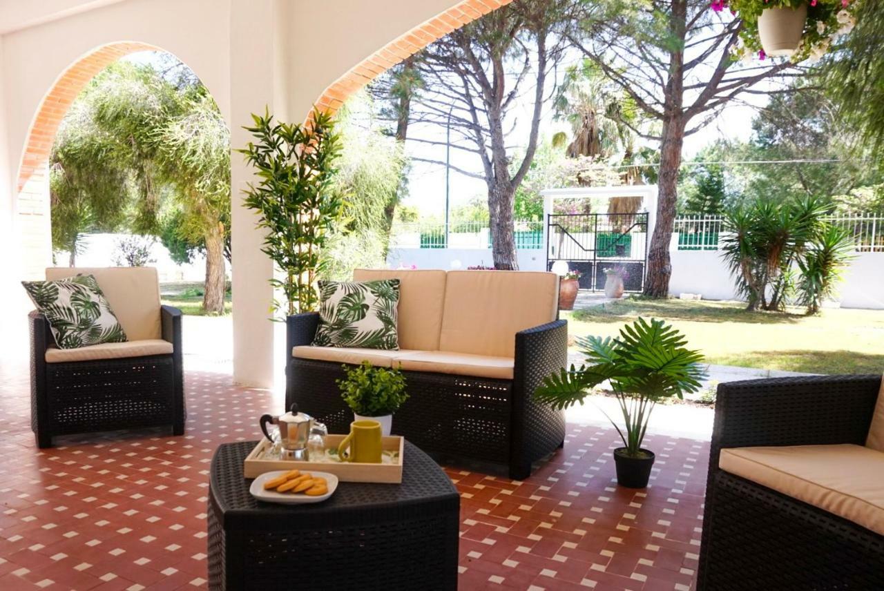 Villa Aurelia -Seafront Apartment With Patio Флумини ди Куарту Екстериор снимка